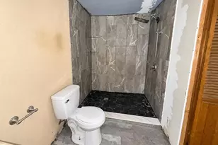 1805 E Orange Ave, Eustis, FL 32726 - Photo 10