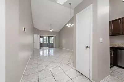 140 Lakepointe Circle, Kissimmee, FL 34743 - Photo 6