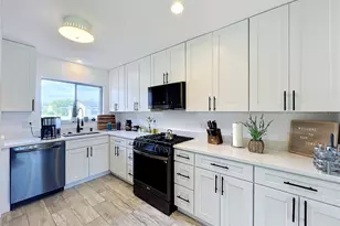 5501 Memorial Dr, Orlando, FL 32821 - Photo 2