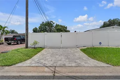 3295 57th Street N, Saint Petersburg, FL 33710 - Photo 18