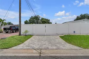 3295 57th St N, Saint Petersburg, FL 33710 - Photo 18