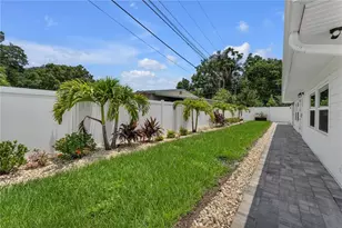3295 57th St N, Saint Petersburg, FL 33710 - Photo 2