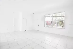 2782 Picadilly Cir, Kissimmee, FL 34747 - Photo 4