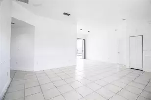 2782 Picadilly Cir, Kissimmee, FL 34747 - Photo 4