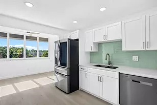 5095 Bay St NE, Saint Petersburg, FL 33703 - Photo 10