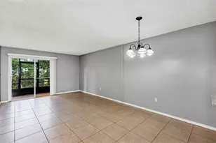 2864 N Powers Dr, Orlando, FL 32818 - Photo 6