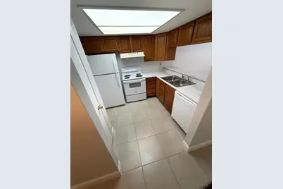 1916 Crystal Grove Drive, Lakeland, FL 33801 - Photo 4