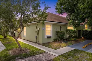 1076 Universal Rest Pl, Kissimmee, FL 34744 - Photo 2