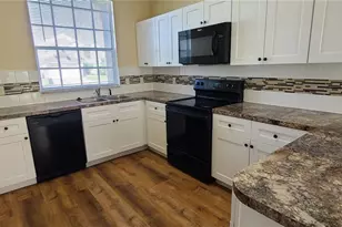 2411 Berkshire Ct, Kissimmee, FL 34746 - Photo 10