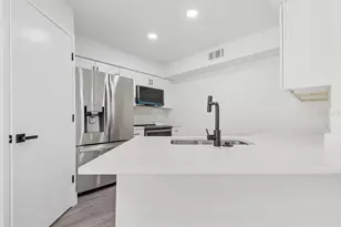 4613 Gate Pl, Orlando, FL 32811 - Photo 10