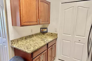 8828 Dunes Ct, Kissimmee, FL 34747 - Photo 4