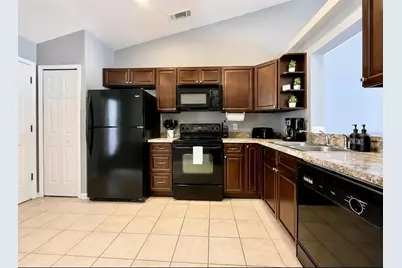 142 Glasgow Court, Davenport, FL 33897 - Photo 2
