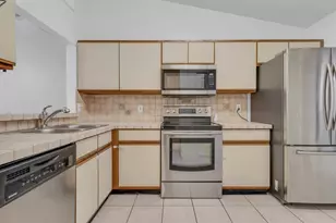 2432 King Oak Ct, Saint Cloud, FL 34769 - Photo 10