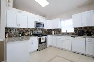 4381 Creekside Blvd, Kissimmee, FL 34746 - Photo 18