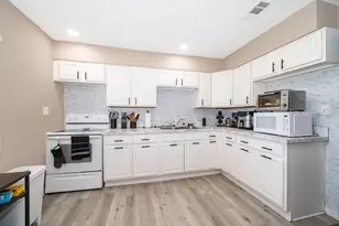 3613 Amigos Ave, Orlando, FL 32808 - Photo 16