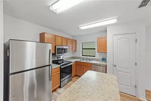 621 Chatham Walk Dr, Ruskin, FL 33570 - Photo 8