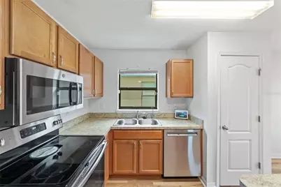621 Chatham Walk Drive, Ruskin, FL 33570 - Photo 10
