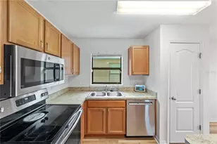 621 Chatham Walk Dr, Ruskin, FL 33570 - Photo 10