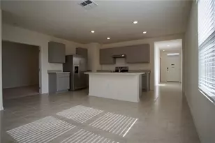 1703 Post Oak Dr, Davenport, FL 33837 - Photo 6