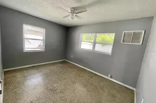 4615 Edgewater Dr, Orlando, FL 32804 - Photo 6