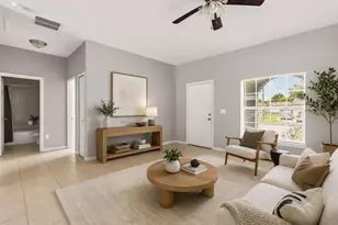 677 Royalty Ct, Kissimmee, FL 34758 - Photo 2