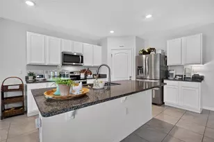 3995 Mekong Ct, Saint Cloud, FL 34772 - Photo 8