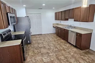 240 Solis Dr, Winter Haven, FL 33880 - Photo 8