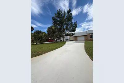 207 E Halifax Avenue, Oak Hill, FL 32759 - Photo 4