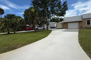 207 E Halifax Ave, Oak Hill, FL 32759 - Photo 4
