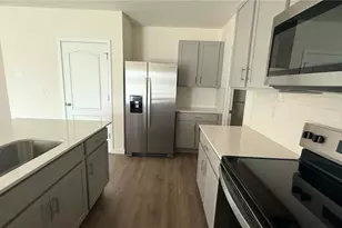 2046 Walnut Crk Dr, Kissimmee, FL 34744 - Photo 10