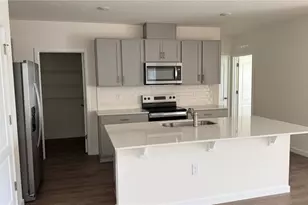 2046 Walnut Crk Dr, Kissimmee, FL 34744 - Photo 4