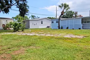 980 7th St NW, Largo, FL 33770 - Photo 1