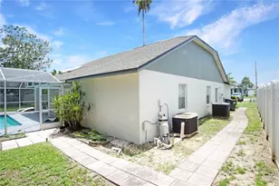 928 Loma Bonita Dr, Davenport, FL 33837 - Photo 8