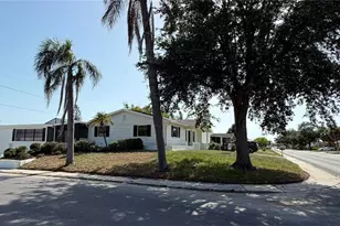 3708 Holiday Lake Dr, Holiday, FL 34691 - Photo 4