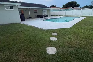 315 Larkspur Ct, Kissimmee, FL 34743 - Photo 2