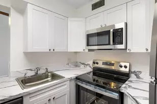 210 Lake Pointe Condo Five Dr, Oakland Park, FL 33309 - Photo 2