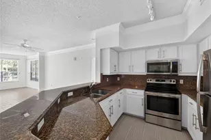 13003 Plantation Park Cir, Orlando, FL 32821 - Photo 8