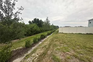 5923 Flagstone Trl, Palmetto, FL 34221 - Photo 10