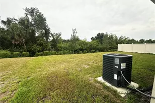 5923 Flagstone Trl, Palmetto, FL 34221 - Photo 6