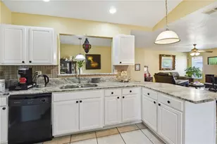 642 Madrid Dr, Kissimmee, FL 34758 - Photo 10