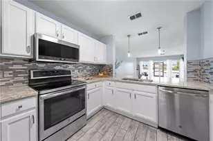 2705 Emerald Lake Ct, Kissimmee, FL 34744 - Photo 4