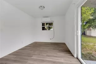 1409 College Park Ln, Tampa, FL 33612 - Photo 10
