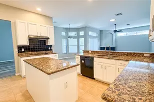 123 Golf Course Pkwy, Davenport, FL 33837 - Photo 6