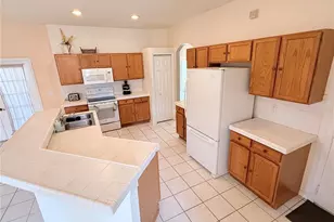 3010 Victoria Dr, Kissimmee, FL 34746 - Photo 12