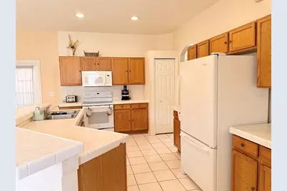 3010 Victoria Drive, Kissimmee, FL 34746 - Photo 4
