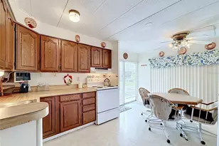 420 49th Street E, Palmetto, FL 34221 - Photo 6