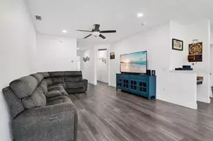 9248 Chandler Dr, Groveland, FL 34736 - Photo 6