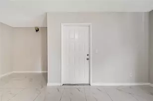 8201 Sun Spring Cir, Orlando, FL 32825 - Photo 4