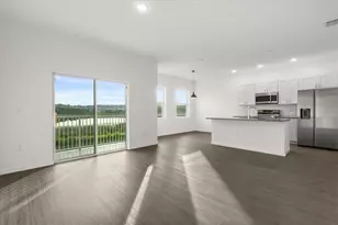 915 Lakefront Village Dr, Clermont, FL 34711 - Photo 2