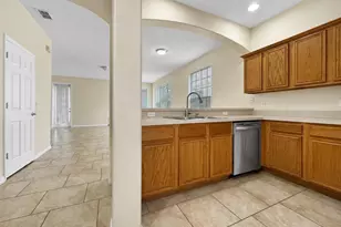 1602 Tail Feather Dr, Kissimmee, FL 34746 - Photo 2